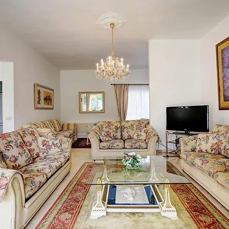 Beautiful La Caracola Heated Pool Puerto Banus Villa Marbellac